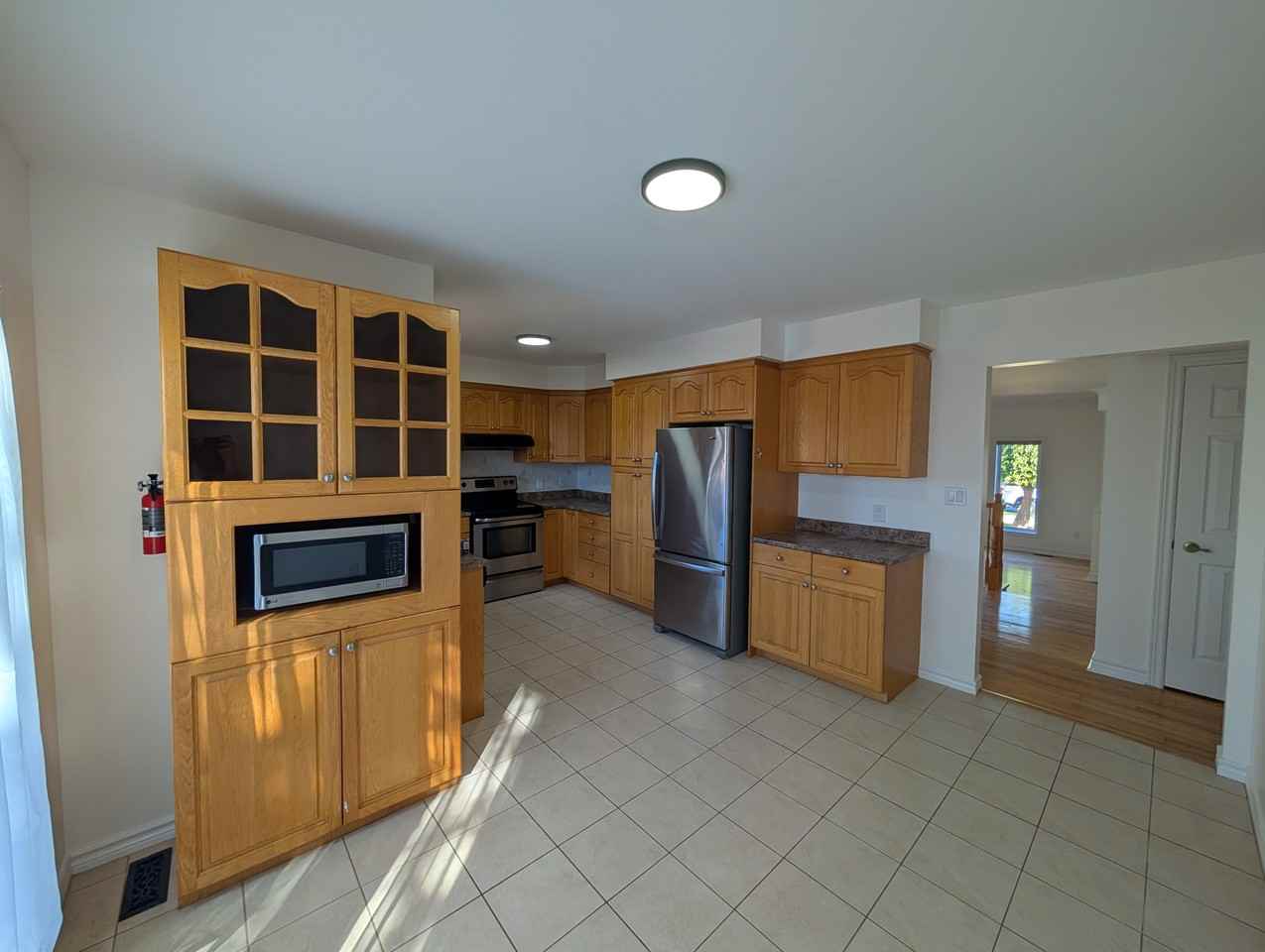 333 Friarhill Cres - Photo 5 of 21