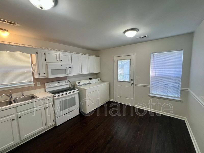 6204 Easter Ln - Photo 4 of 12