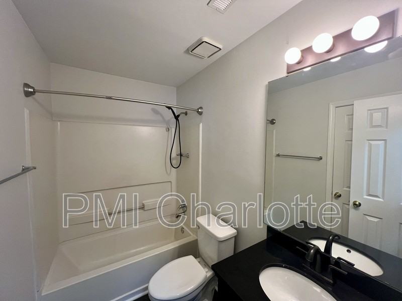 6204 Easter Ln - Photo 7 of 12