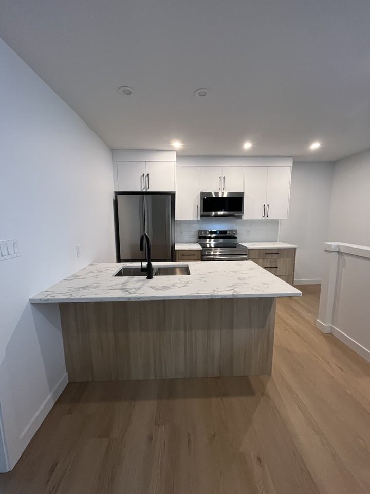 9602 80 Ave Nw - Photo 5 of 10