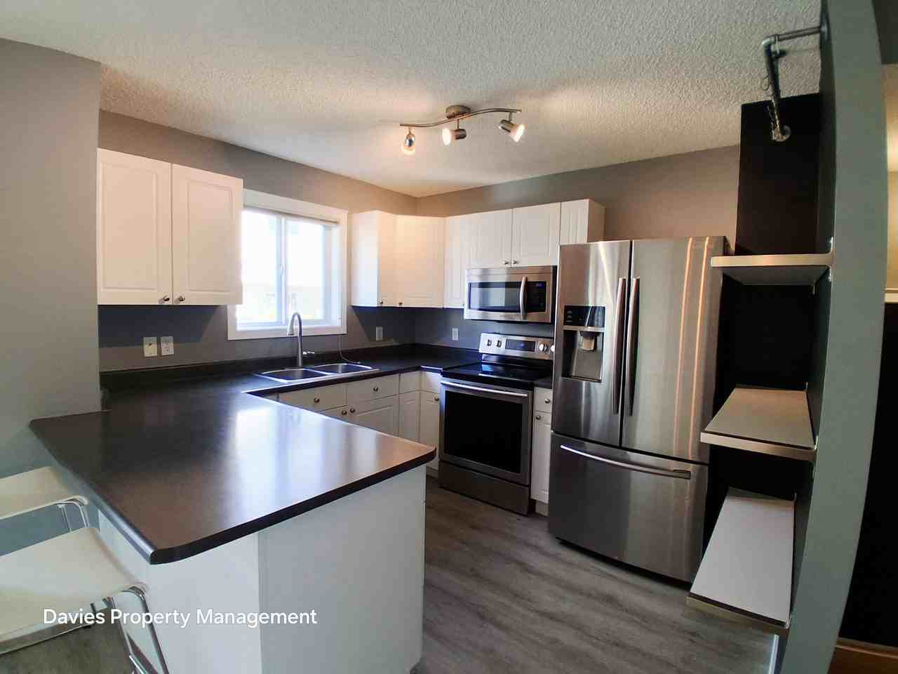 10909 106 St Nw - Photo 2 of 14