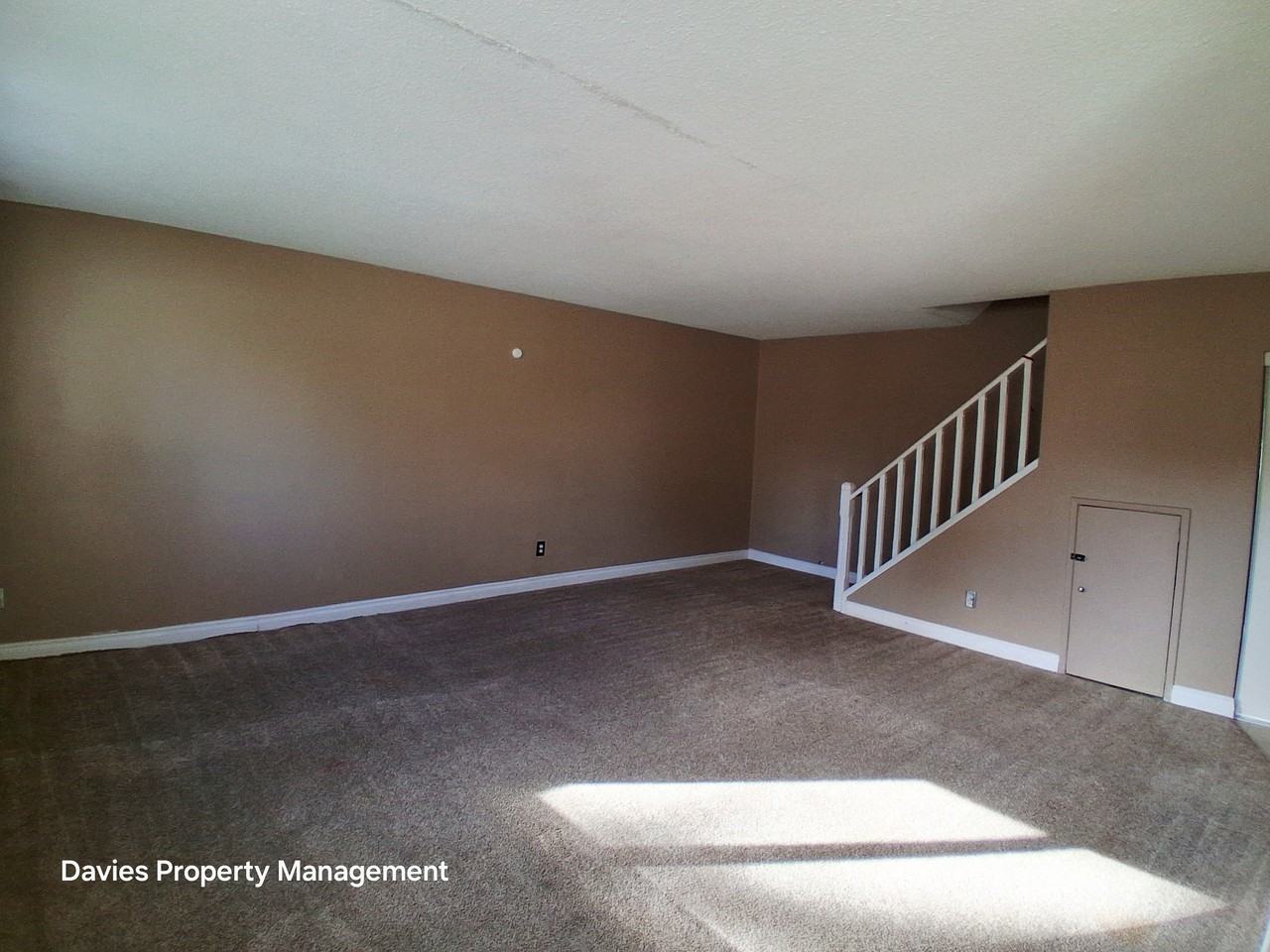 14520 52 St Nw - Photo 4 of 12