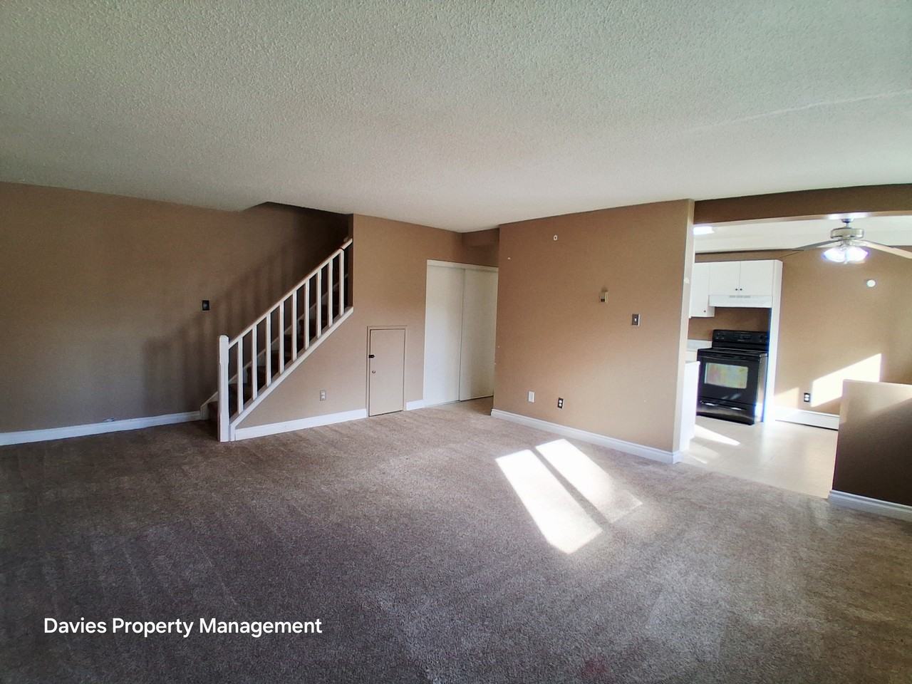 14520 52 St Nw - Photo 5 of 12