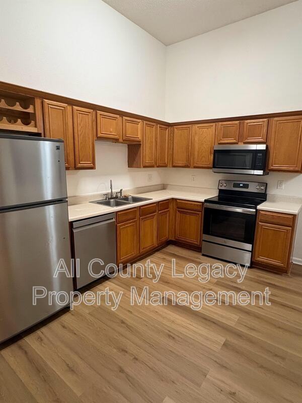 2803 Newtons Crest Cir - Photo 5 of 17