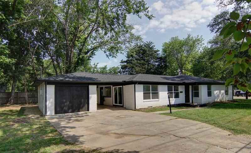 619 9th St - Photo 3 of 19