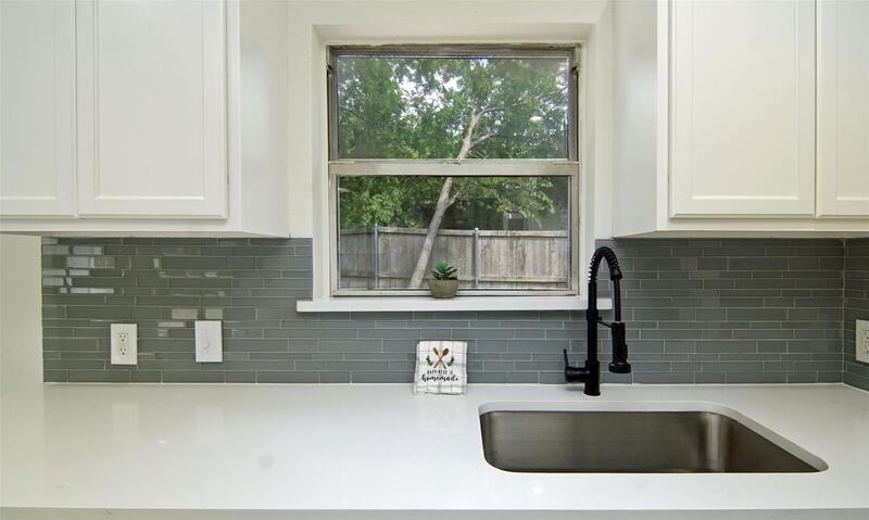 619 9th St - Photo 4 of 19