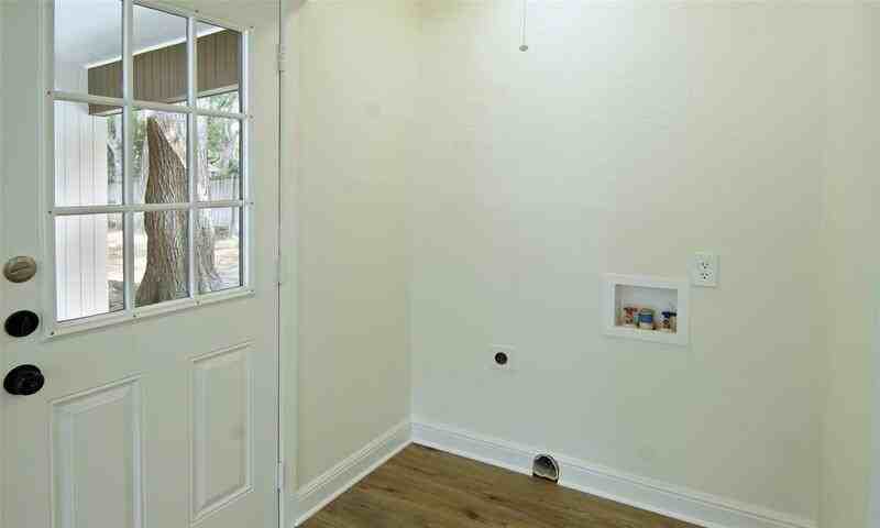 619 9th St - Photo 6 of 19