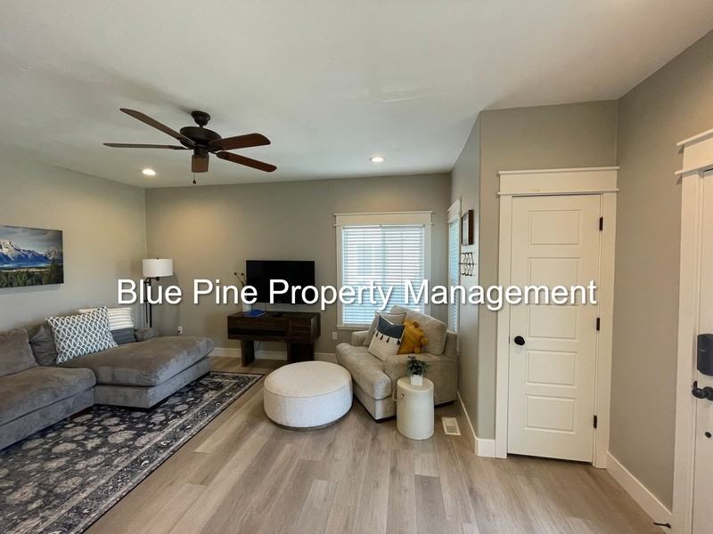 1835 Lexington - Photo 3 of 21