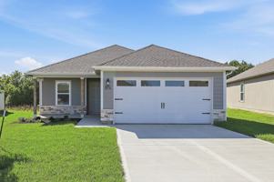 featured image of 874 N Pear St