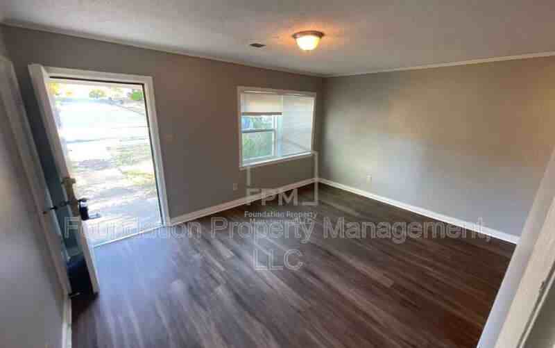 3077 Beaumont Ave - Photo 6 of 10