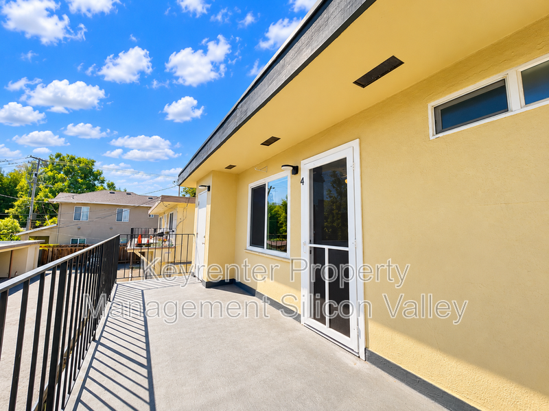 1910 Davis St #4 - Photo 4 of 18