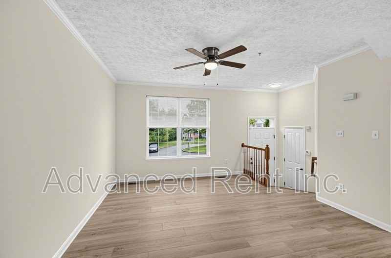 1424 Roman Ridge Way - Photo 3 of 30