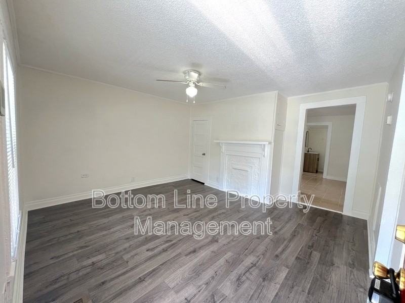 1102 W Davidson Ave - Photo 4 of 15