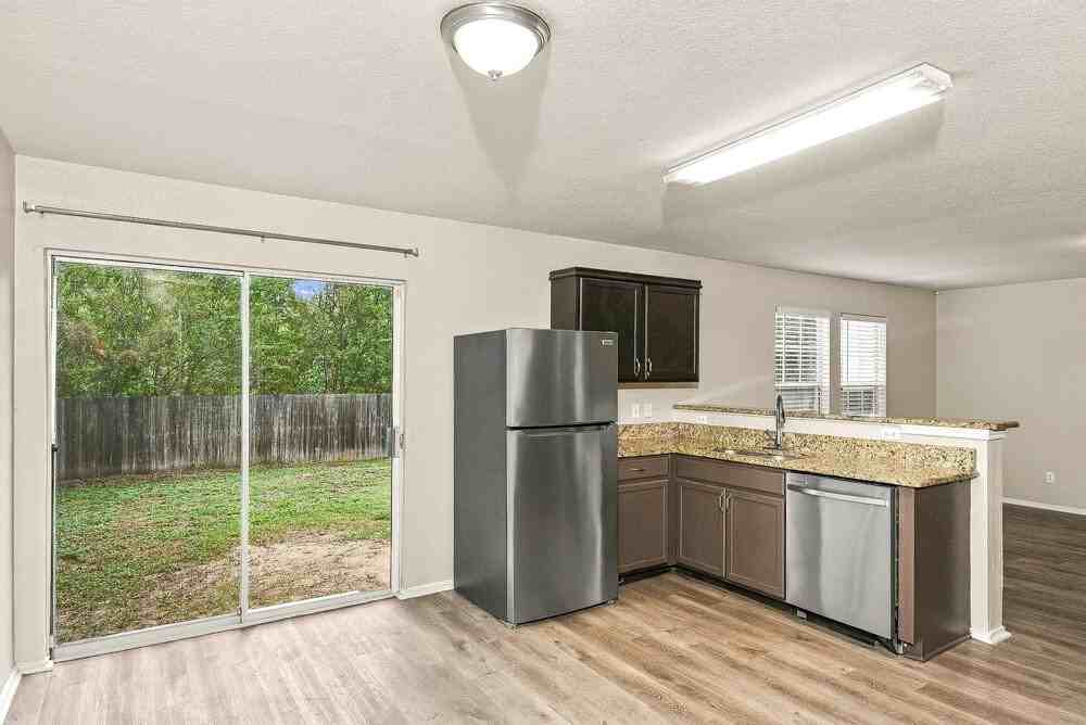 718 Absolon Farm - Photo 7 of 17