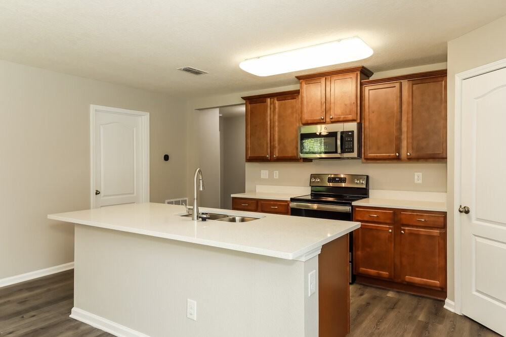 2162 Tyson Lake Dr - Photo 6 of 16