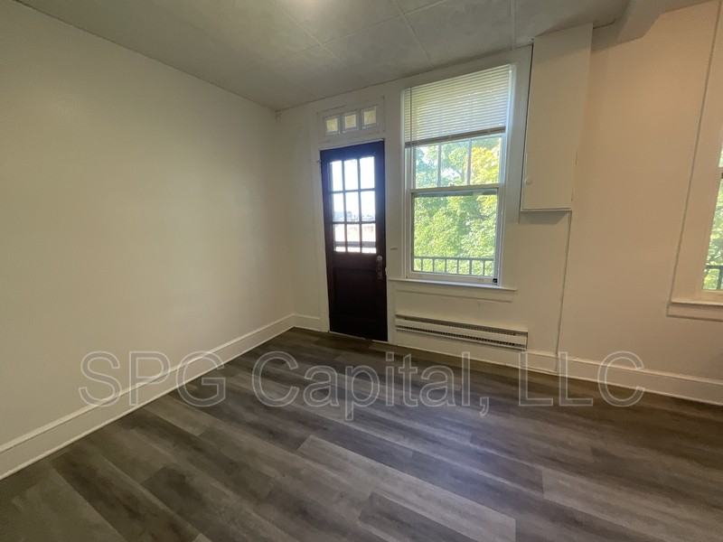 162 E Market St - Photo 2 of 10