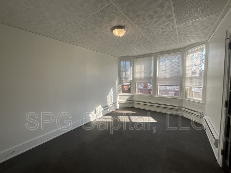 162 E Market St - Photo 6 of 10