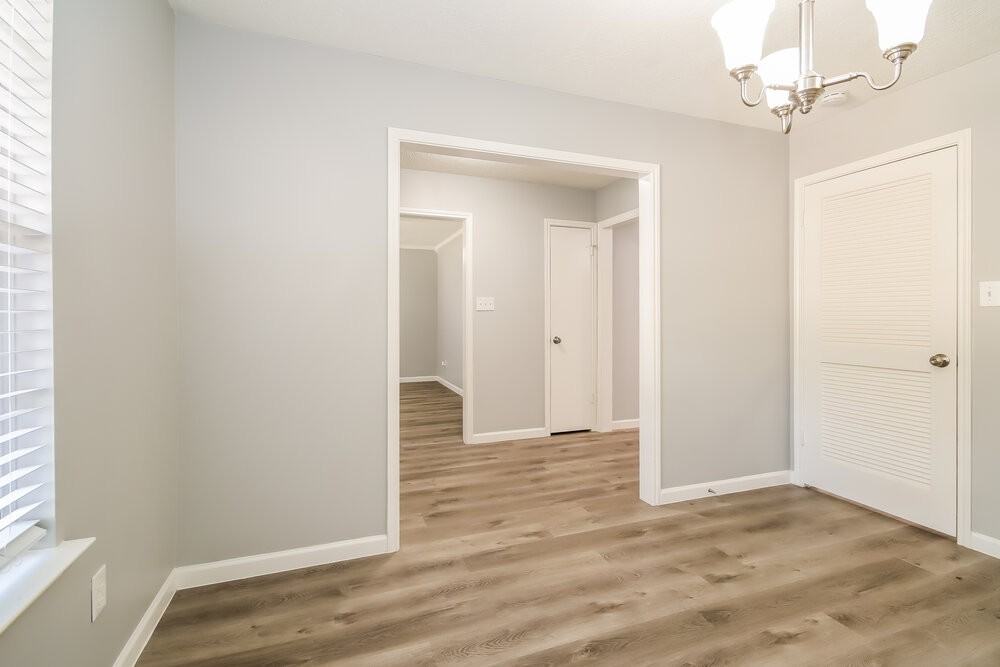 5519 Rivertree Ln - Photo 5 of 16