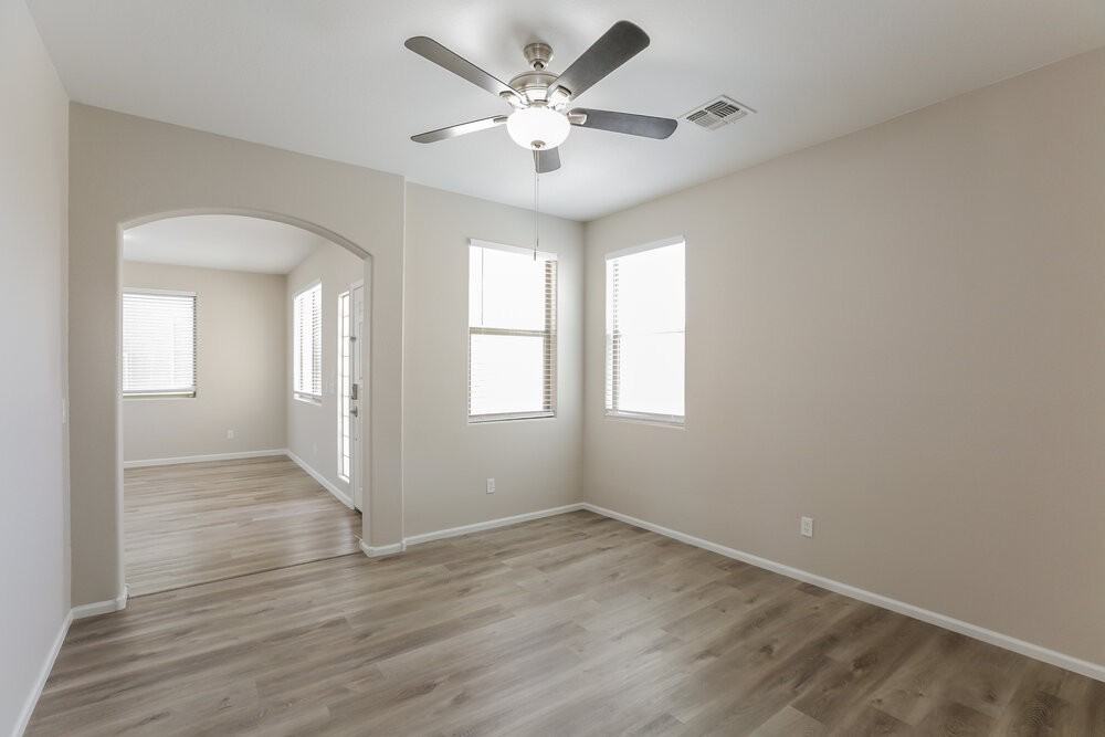 8509 S 47th Ln - Photo 5 of 17