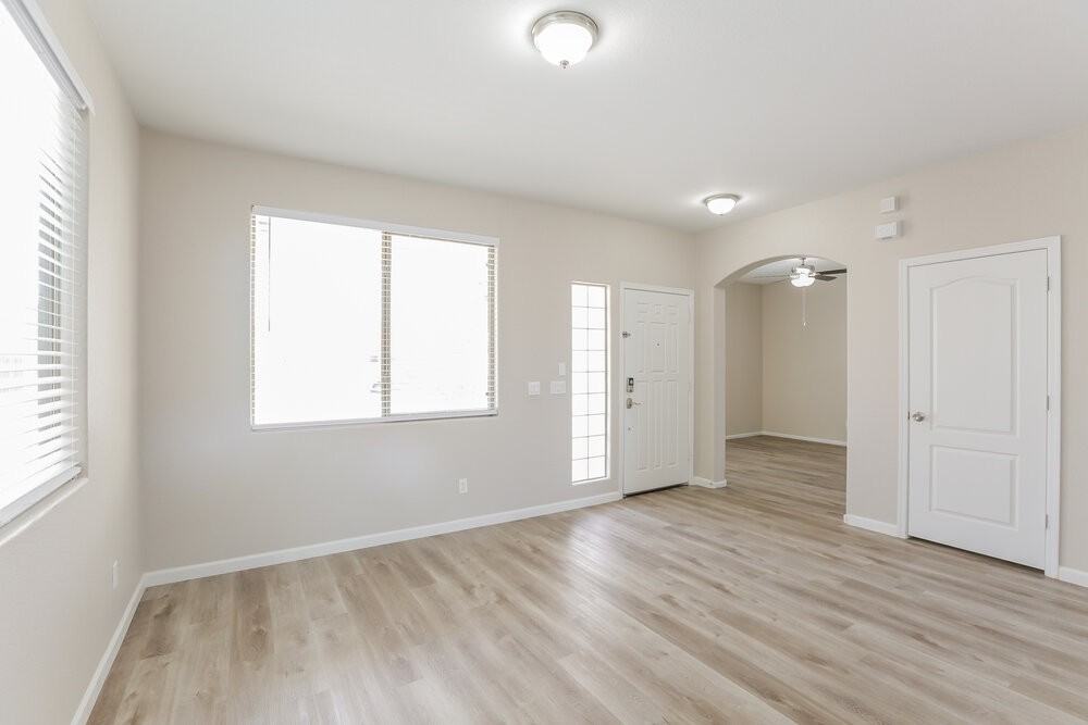 8509 S 47th Ln - Photo 7 of 17