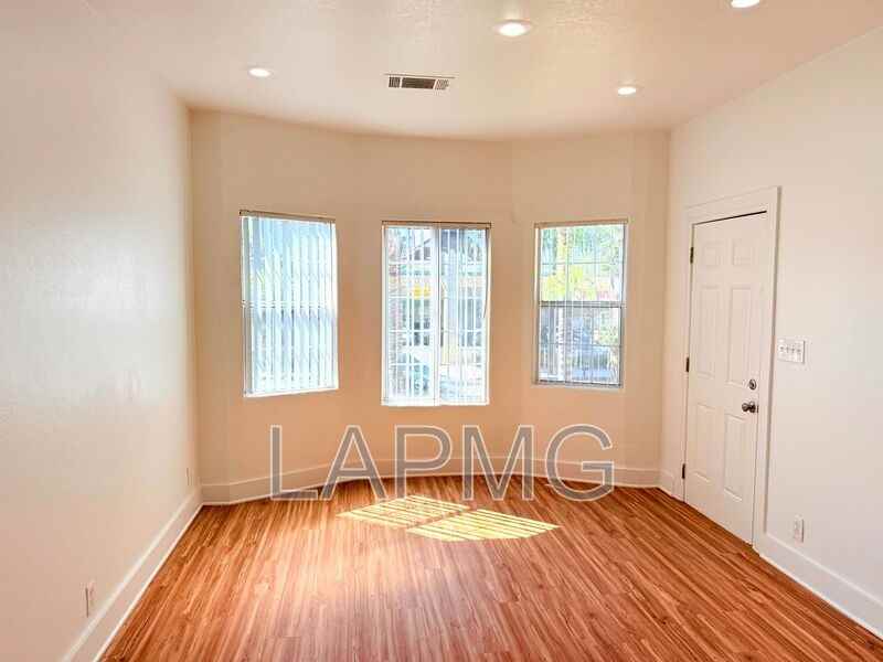1870 Daly St #1872 - Photo 3 of 15