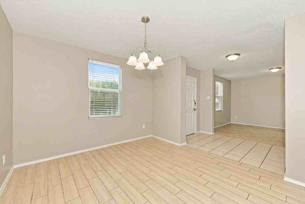 2812 Sonora Ln - Photo 5 of 16