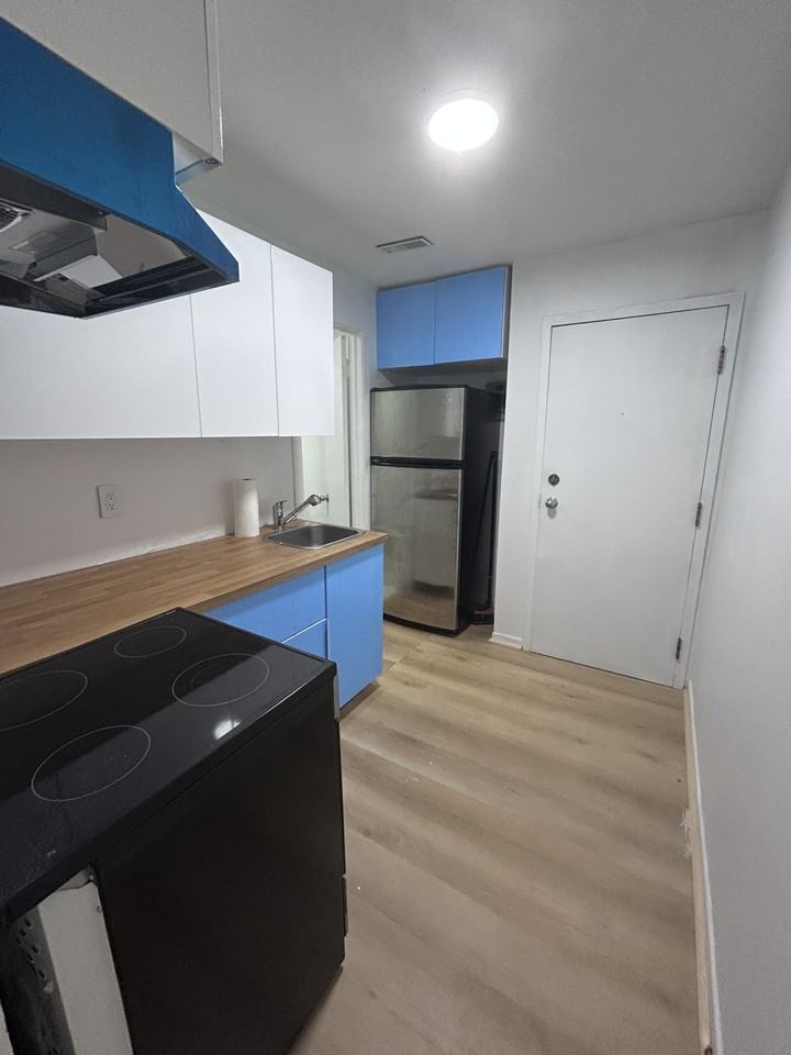 758 Bathurst Street #1 - Photo 2 of 8