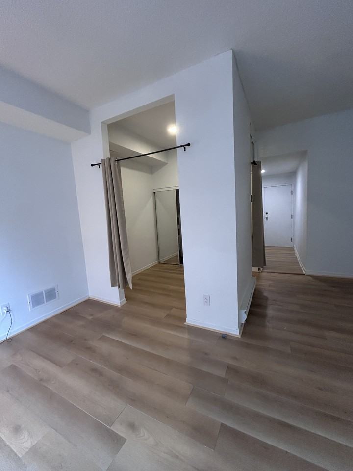 758 Bathurst Street #1 - Photo 3 of 8