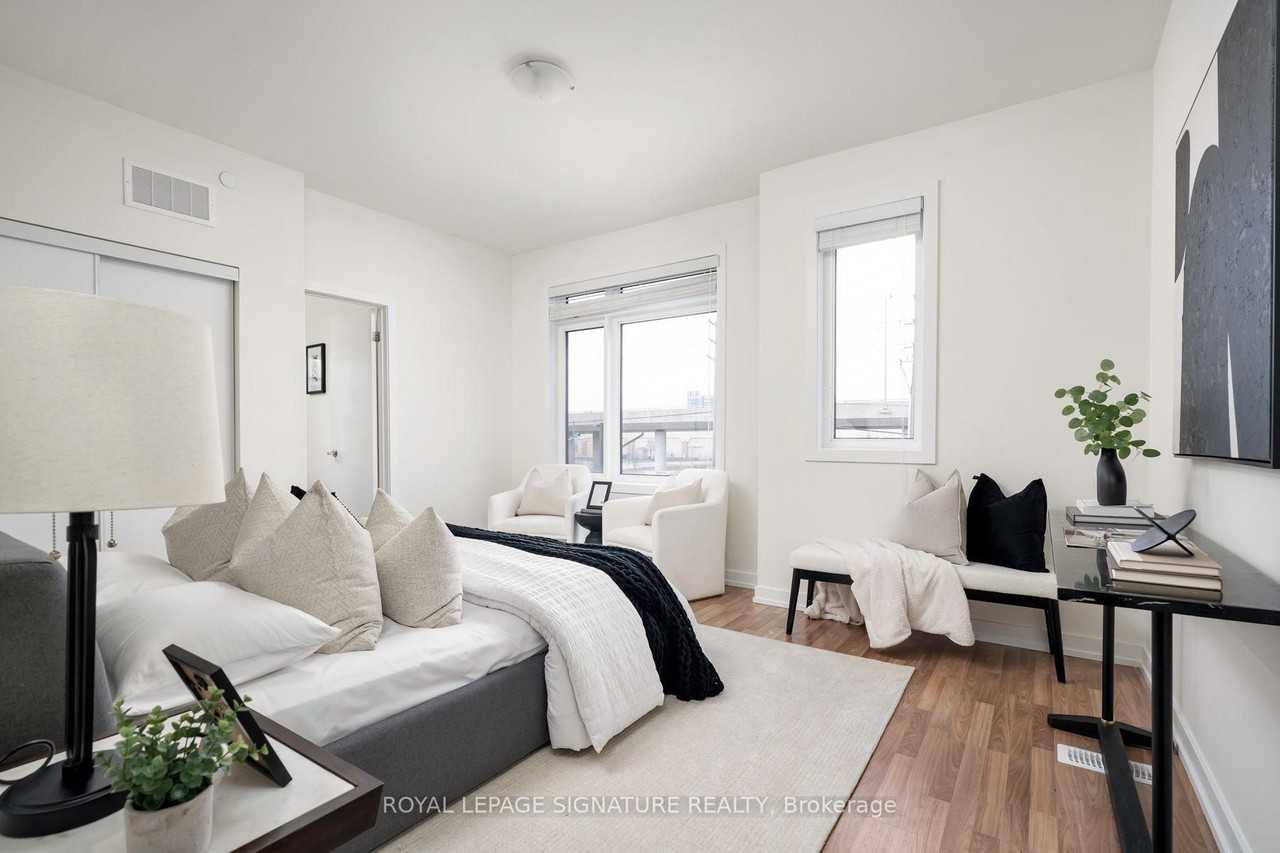 370 Red Maple Road - Photo 5 of 9