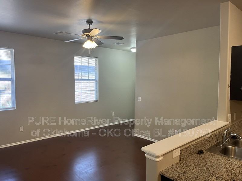 214 Ashley Dr - Photo 3 of 17
