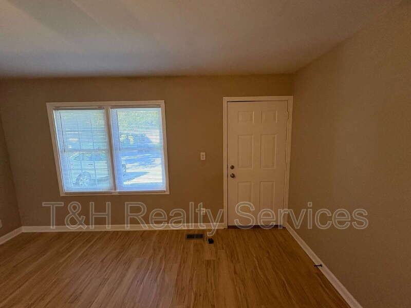 2649 Ebbie Rd - Photo 4 of 17