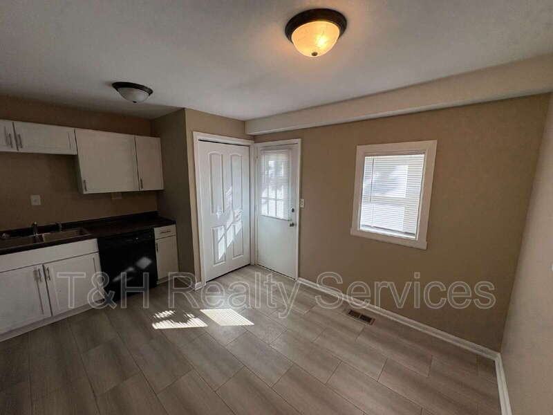 2649 Ebbie Rd - Photo 6 of 17