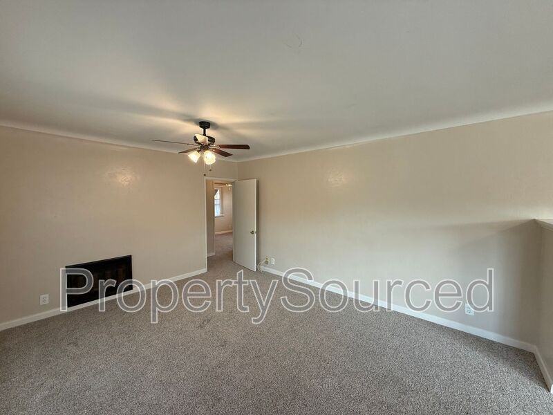 15219 E River Rd - Photo 6 of 38