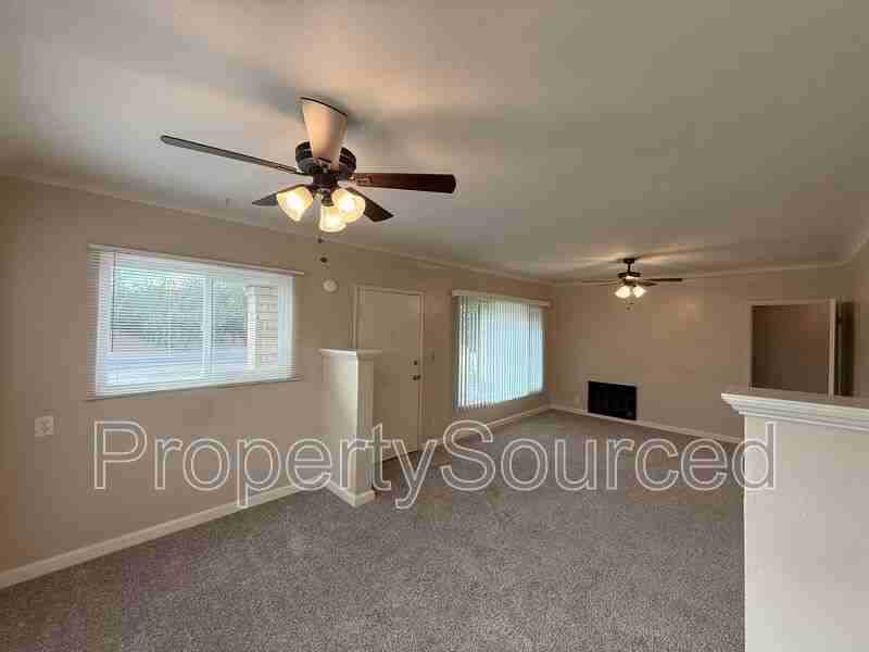 15219 E River Rd - Photo 7 of 38