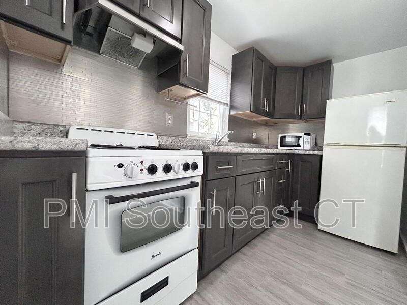 39 Shaw St #2 - Photo 5 of 18