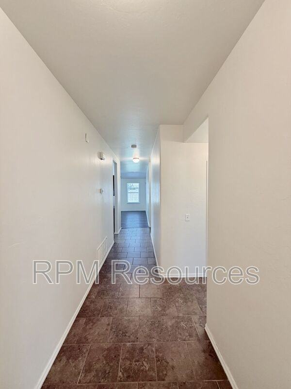8425 Sw 48th St - Photo 6 of 28