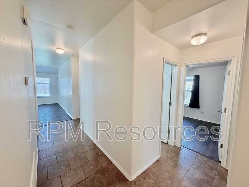 8425 Sw 48th St - Photo 7 of 28