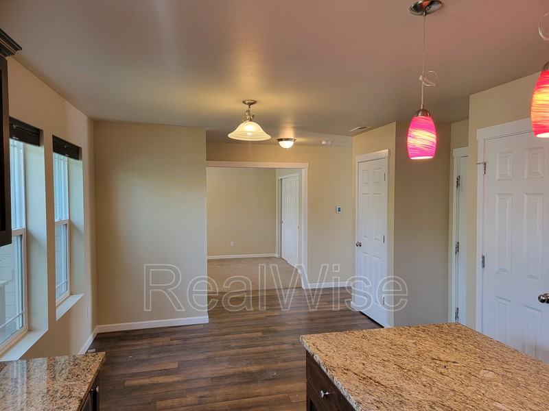 62727 Hawkview Rd - Photo 5 of 24