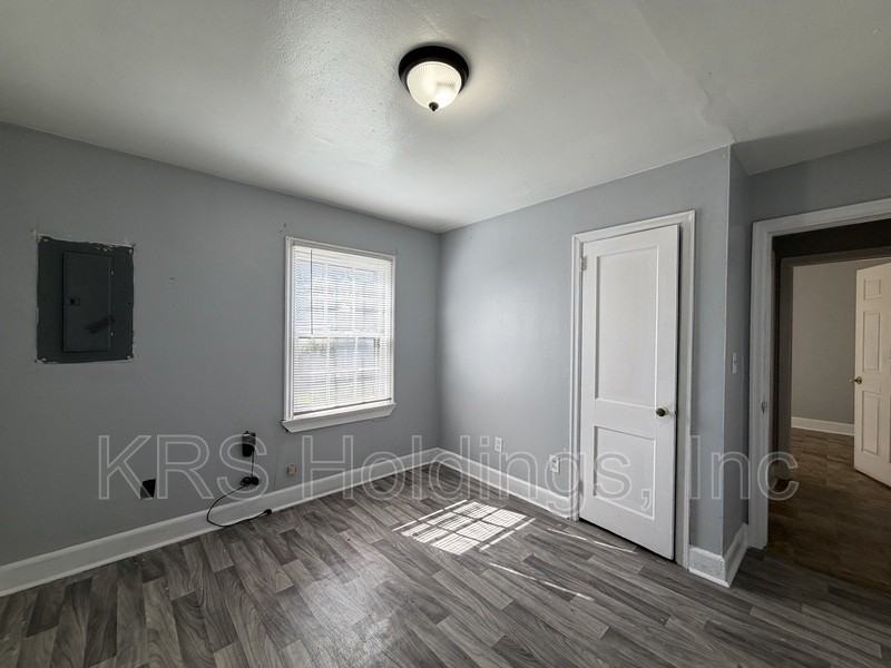 938 14th St - Photo 4 of 9