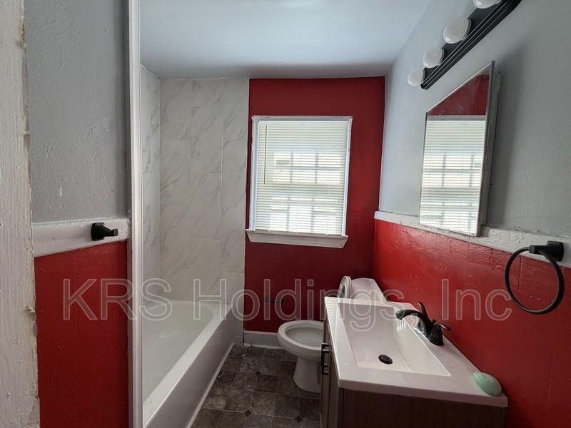 938 14th St - Photo 5 of 9