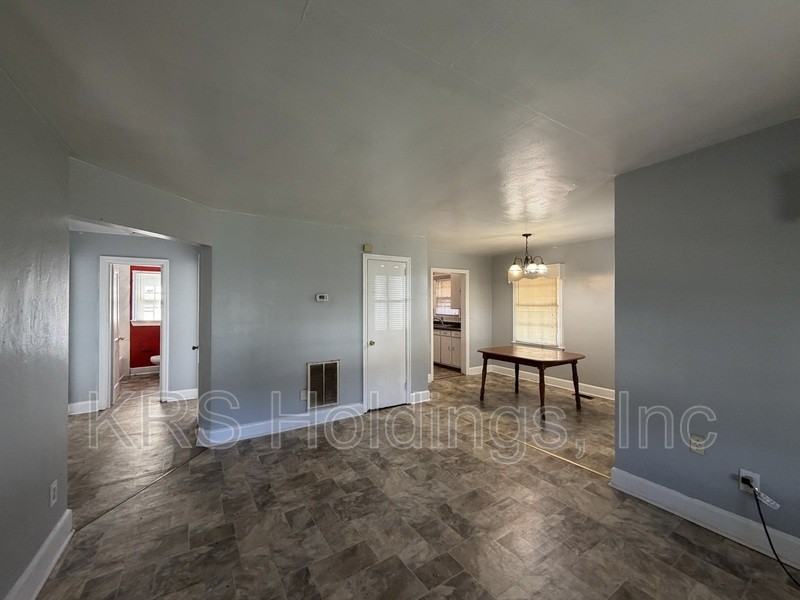 938 14th St - Photo 7 of 9