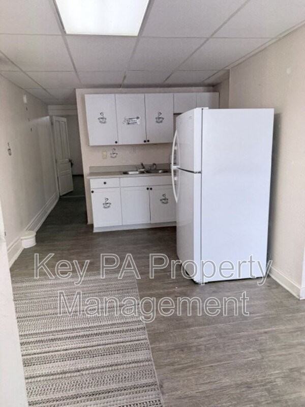 553 W King St #1 - Photo 2 of 18