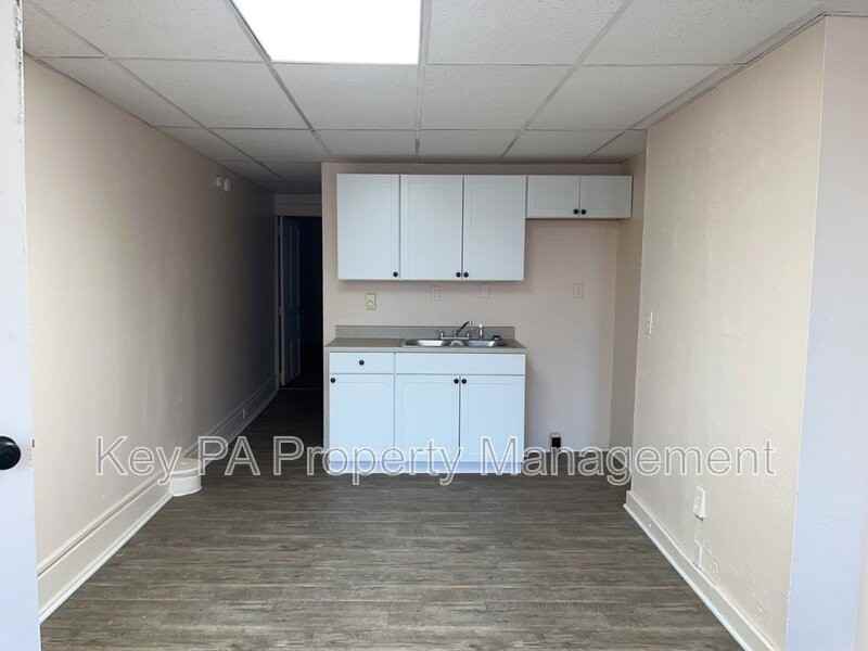 553 W King St #1 - Photo 3 of 18