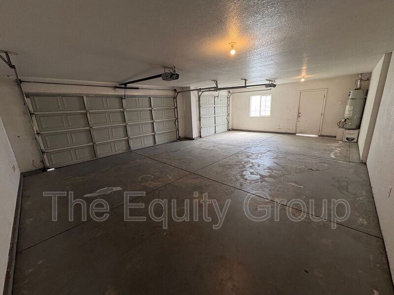 1257 N Milner St - Photo 3 of 34