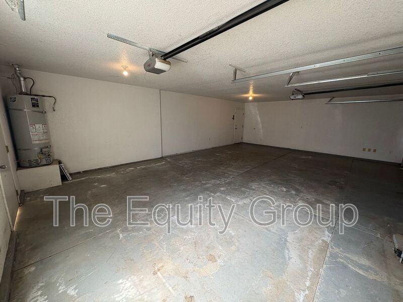 1257 N Milner St - Photo 4 of 34