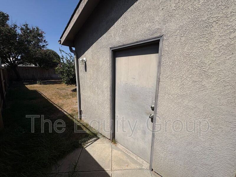 1257 N Milner St - Photo 5 of 34