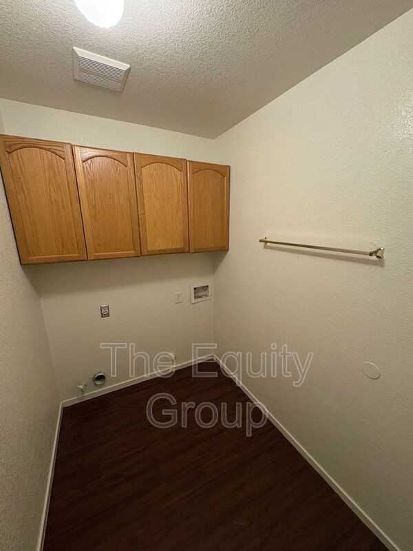 1257 N Milner St - Photo 6 of 34