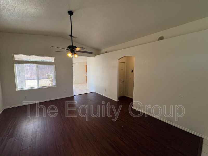 1257 N Milner St - Photo 7 of 34