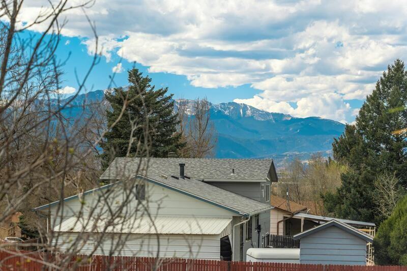 4760 Iron Horse Trl - Photo 4 of 37