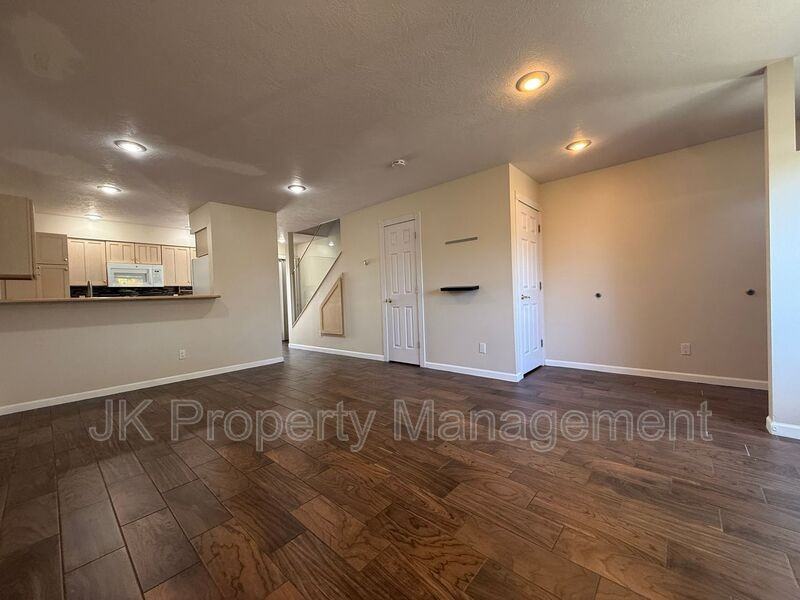 1508 5th St Nw #3 - Photo 3 of 42